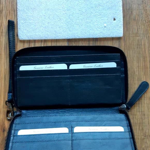 New Kenneth Cole women's wallet - Picture 2 of 4